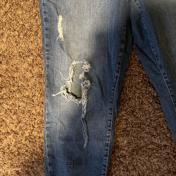 Distressed Girlfriend Jeans - Picture 3 of 7